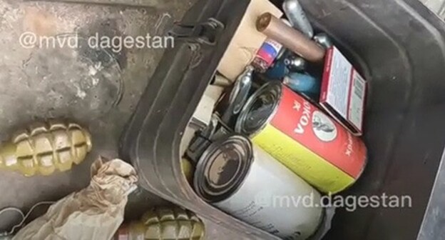 A workshop for converting civilian weapons into combat ones. Screenshot of the video https://youtu.be/RxZJaX0JiJI?t=28 A workshop for converting civilian weapons into combat ones. Screenshot of the video https://youtu.be/RxZJaX0JiJI?t=28