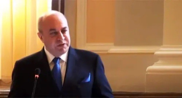 Eldar Gasanov. Screenshot: http://www.youtube.com/watch?v=5dP_8EoonyE/ Eldar Gasanov. Screenshot: http://www.youtube.com/watch?v=5dP_8EoonyE/