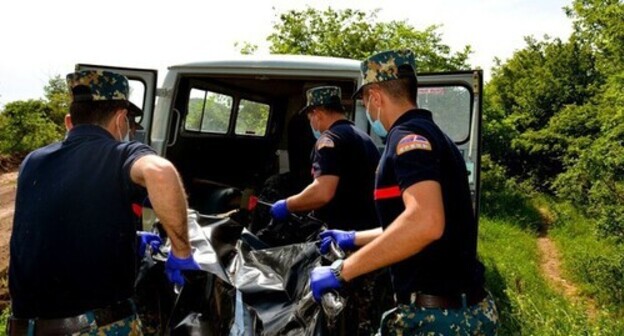 Searches conducted in the Karabakh conflict zone. Photo by the press service of the Emergency Service of Nagorno-Karabakh http://rs-nkr.am/content.php?contid=3177 Searches conducted in the Karabakh conflict zone. Photo by the press service of the Emergency Service of Nagorno-Karabakh http://rs-nkr.am/content.php?contid=3177