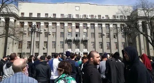 Protesters in Vladikavkaz, April 20, 2020. Photo by Emma Marzoeva for the Caucasian Knot Protesters in Vladikavkaz, April 20, 2020. Photo by Emma Marzoeva for the Caucasian Knot