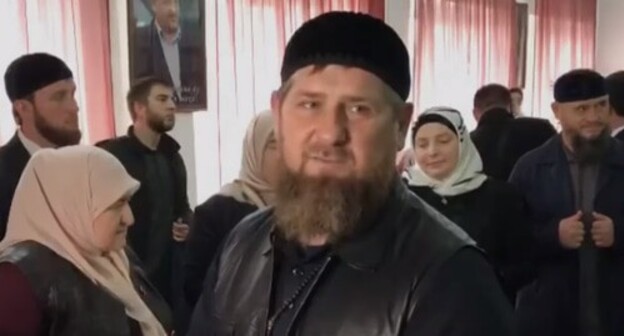 Ramzan Kadyrov at a polling station on September 19, 2021. Screenshot of the video by the Grozny - Inform news agency https://www.youtube.com/watch?v=JfUz-3bs0aA Ramzan Kadyrov at a polling station on September 19, 2021. Screenshot of the video by the Grozny - Inform news agency https://www.youtube.com/watch?v=JfUz-3bs0aA