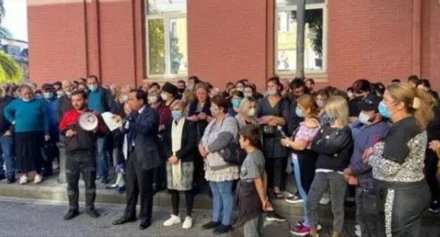 Protest action held by Batumi residents on September 26, 2021. Screenshot: http://www.facebook.com/TvMtavari/posts/734283354608444?_tn_=-R Protest action held by Batumi residents on September 26, 2021. Screenshot: http://www.facebook.com/TvMtavari/posts/734283354608444?_tn_=-R