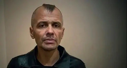Vladislav Platonenko, who managed to escape from labour slavery in Buynaksk. Photo from Instagram post made by the “Alternative” movement, http://www.instagram.com/p/CT-WRp0rjGZ/ Vladislav Platonenko, who managed to escape from labour slavery in Buynaksk. Photo from Instagram post made by the “Alternative” movement, http://www.instagram.com/p/CT-WRp0rjGZ/