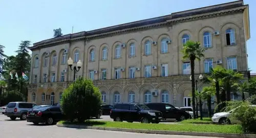 Parliament of Abkhazia. Screenshot: http://eadaily.com/ru/news/2019/12/26/parlament-abhazii-ne-prinyal-byudzhet-na-2020-god Parliament of Abkhazia. Screenshot: http://eadaily.com/ru/news/2019/12/26/parlament-abhazii-ne-prinyal-byudzhet-na-2020-god