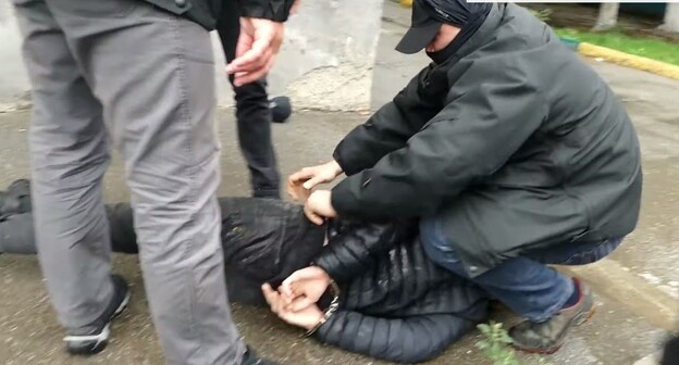 The detention of an alleged militant in Cherkessk. Screenshot of the video https://www.youtube.com/watch?v=IsLGr8anVKw The detention of an alleged militant in Cherkessk. Screenshot of the video https://www.youtube.com/watch?v=IsLGr8anVKw