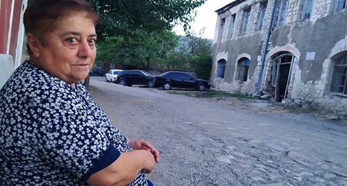 A refugee woman from Gadrut in the streets of Stepanakert. Photo by Alvard Grigoryan for the "Caucasian Knot" A refugee woman from Gadrut in the streets of Stepanakert. Photo by Alvard Grigoryan for the "Caucasian Knot"