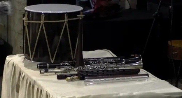 Musical instruments at the "Promised Caucasus" Festival in Derbent. Screenshot from video posted by the Caucasian Knot: https://www.youtube.com/watch?v=1Vvq231e9YQ Musical instruments at the "Promised Caucasus" Festival in Derbent. Screenshot from video posted by the Caucasian Knot: https://www.youtube.com/watch?v=1Vvq231e9YQ