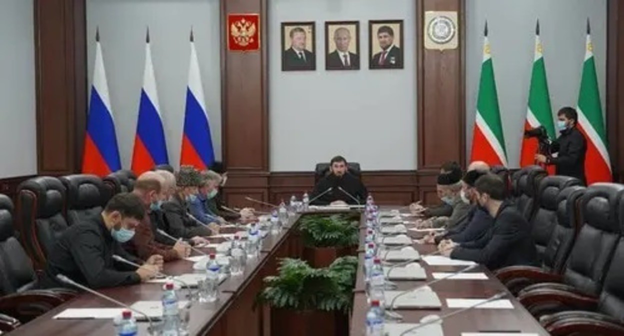 Session of the Chechen Parliament. Photo courtesy of the press service of the Parliament, https://parlamentchr.ru/novsti-new/m-daudov-provel-vstrechu-s-chlenami-pravleniya-soyuza-pisatelej-chr.html Session of the Chechen Parliament. Photo courtesy of the press service of the Parliament, https://parlamentchr.ru/novsti-new/m-daudov-provel-vstrechu-s-chlenami-pravleniya-soyuza-pisatelej-chr.html
