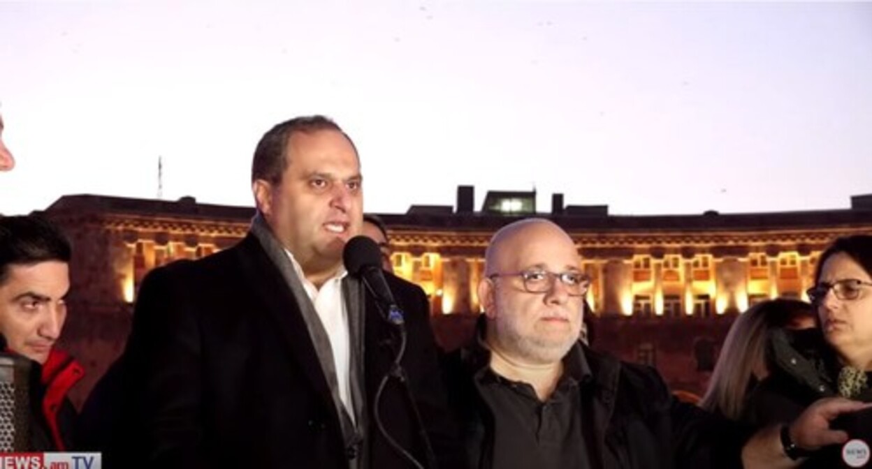 Ara Zograbyan speaking at a rally in Yerevan. Screenshot: https://www.youtube.com/watch?v=wOjKVCyf12U&t=390s Ara Zograbyan speaking at a rally in Yerevan. Screenshot: https://www.youtube.com/watch?v=wOjKVCyf12U&t=390s