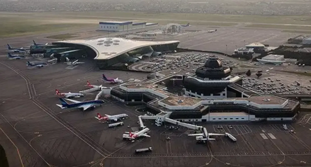 Baku airport. Photo: Anar Aliyev (PR at Azerbaijan Airlines) https://ru.wikipedia.org/ Baku airport. Photo: Anar Aliyev (PR at Azerbaijan Airlines) https://ru.wikipedia.org/