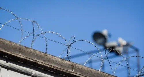 Barbed wire at a pre-trial prison. Photo: Elena Sineok / Yuga.ru Barbed wire at a pre-trial prison. Photo: Elena Sineok / Yuga.ru