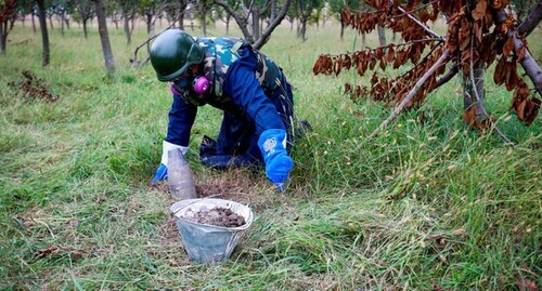 Demining. Photo by Aziz Karimov for the "Caucasian Knot" Demining. Photo by Aziz Karimov for the "Caucasian Knot"