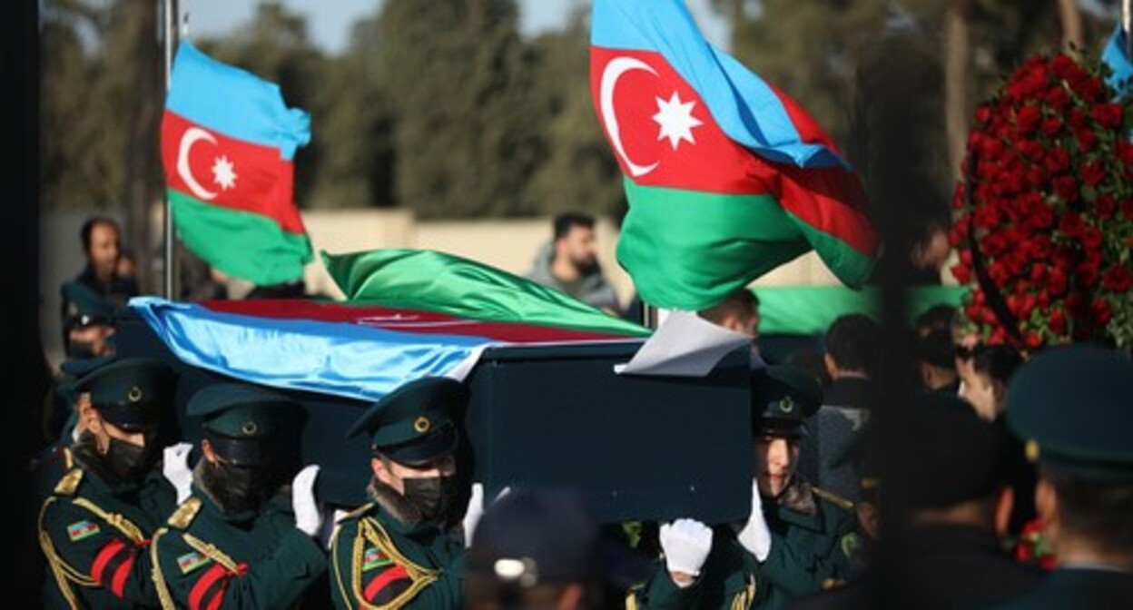 Funeral for the border guard officers in the second Alley of Honor in Baku. Photo by Aziz Karimov for the "Caucasian Knot" Funeral for the border guard officers in the second Alley of Honor in Baku. Photo by Aziz Karimov for the "Caucasian Knot"
