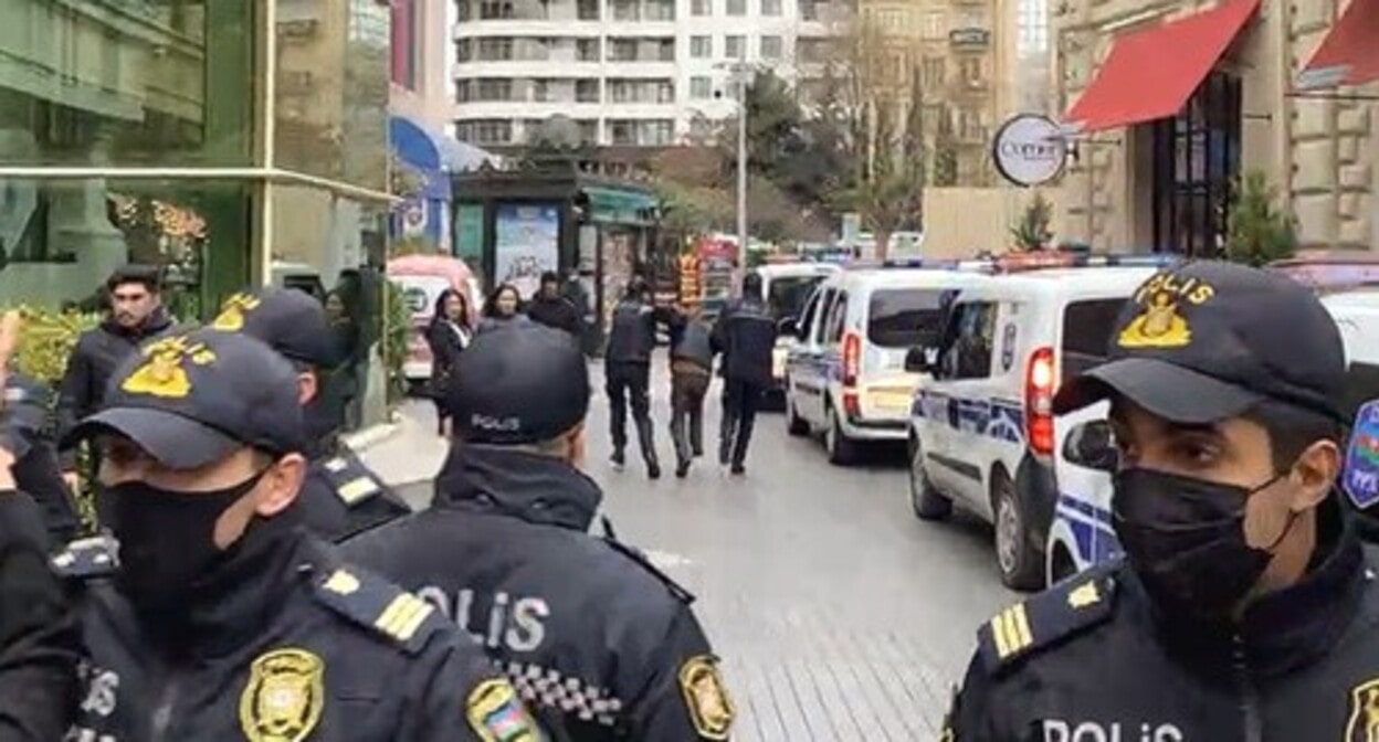 The police detains participants of a protest action in support of Salekh Rustamov. Screenshot of the video by MEDIAN TV https://www.facebook.com/MeydanTelevision/videos/5146199622076914 The police detains participants of a protest action in support of Salekh Rustamov. Screenshot of the video by MEDIAN TV https://www.facebook.com/MeydanTelevision/videos/5146199622076914