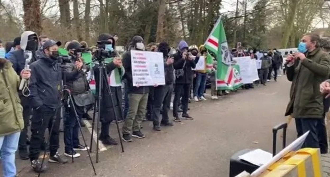 Rally of Chechen emigrants in Strasbourg, January 8, 2022. Screenshot: https://t.me/mysliislama/3671 Rally of Chechen emigrants in Strasbourg, January 8, 2022. Screenshot: https://t.me/mysliislama/3671
