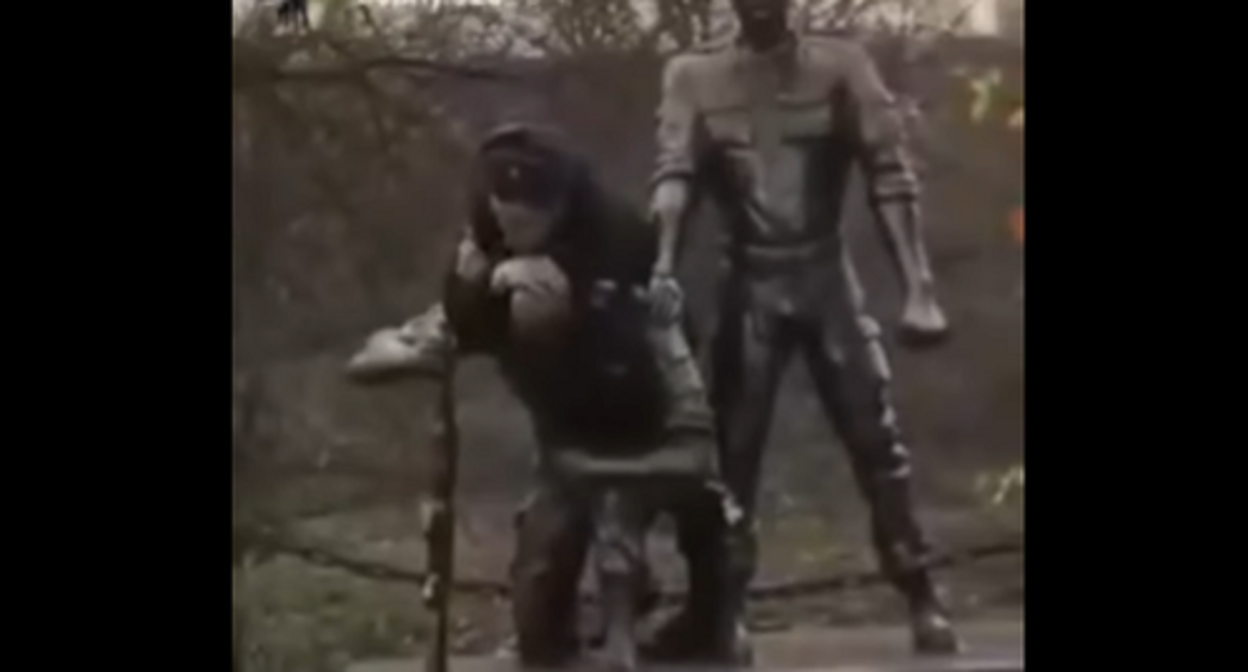 Screenshot of the video with the military servicemen, who mocked at the monument in a military unit in the Krasnodar Territory https://www.youtube.com/watch?v=AYHqMO-o4bU Screenshot of the video with the military servicemen, who mocked at the monument in a military unit in the Krasnodar Territory https://www.youtube.com/watch?v=AYHqMO-o4bU