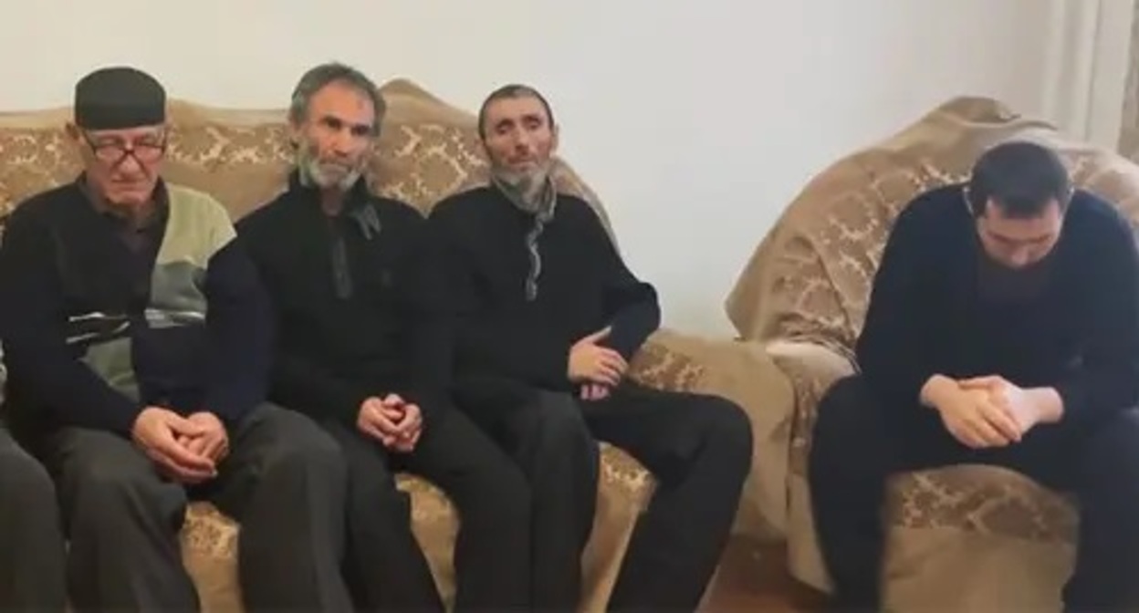 Video appeal of the relatives of Tumso Abdurakhmanov. Screenshot: https://www.instagram.com/p/CYeU4rhgwlC/ Video appeal of the relatives of Tumso Abdurakhmanov. Screenshot: https://www.instagram.com/p/CYeU4rhgwlC/