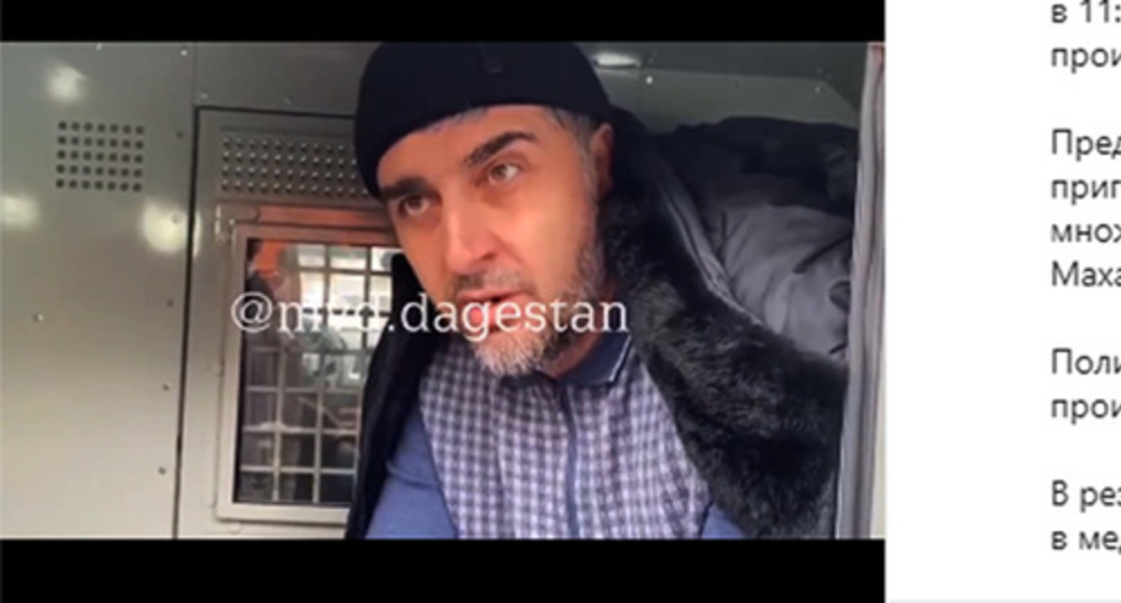 The Dagestani police detained a man for murder in Makhchkala. Screenshot of the video https://www.instagram.com/p/CZy8Qw_KMle/ The Dagestani police detained a man for murder in Makhchkala. Screenshot of the video https://www.instagram.com/p/CZy8Qw_KMle/