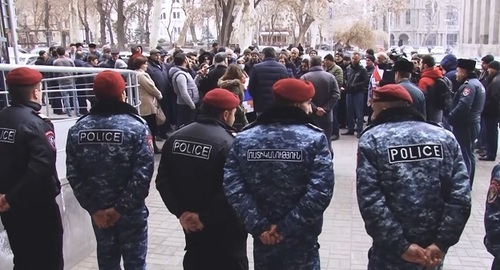 Refugees hold protest action in Yerevan, February 18, 2022. Screenshot: 5 TV Channel www.youtube.com/watch?v=eZLgZkwFouQ Refugees hold protest action in Yerevan, February 18, 2022. Screenshot: 5 TV Channel www.youtube.com/watch?v=eZLgZkwFouQ