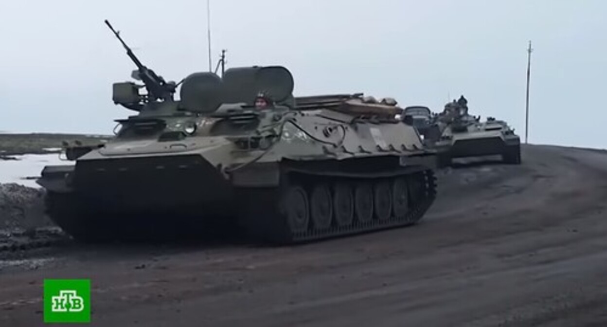 The movement of Russian military vehicles in Ukraine. Screenshot: https://www.youtube.com/watch?v=sDWxIEJIm-E The movement of Russian military vehicles in Ukraine. Screenshot: https://www.youtube.com/watch?v=sDWxIEJIm-E