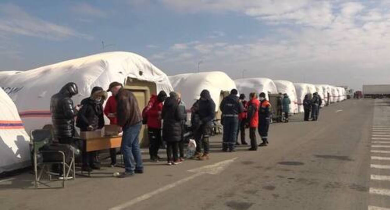 Refugees in the Rostov region. Photo: press service of the Main Directorate of the Ministry of Emergency Situations of Russia for the Rostov Region. https://t.me/mchs_rostov/775 Refugees in the Rostov region. Photo: press service of the Main Directorate of the Ministry of Emergency Situations of Russia for the Rostov Region. https://t.me/mchs_rostov/775
