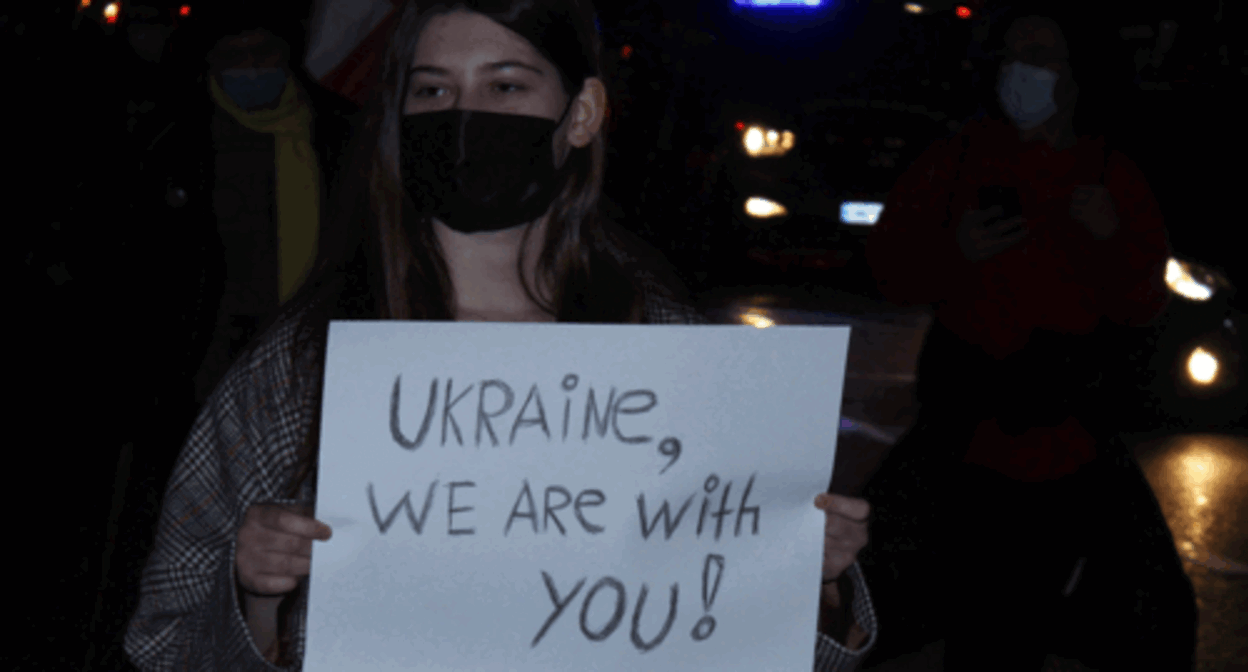 Participant of an action in support in Uktaine, Tbilisi. Photo by Inna Kukudzhanova for the Caucasian Knot Participant of an action in support in Uktaine, Tbilisi. Photo by Inna Kukudzhanova for the Caucasian Knot