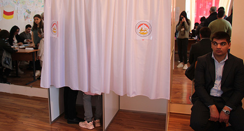 At a polling station in South Ossetia. Photo by Tamara Agkatseva for the Caucasian Knot At a polling station in South Ossetia. Photo by Tamara Agkatseva for the Caucasian Knot