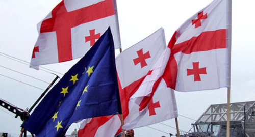 Flags of Georgia and the European Union. Photo by Edita Badasyan for the Caucasian Knot Flags of Georgia and the European Union. Photo by Edita Badasyan for the Caucasian Knot