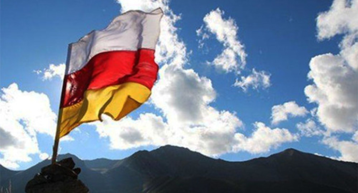 Flag of South Ossetia. Photo: administration of the President of South Ossetia Flag of South Ossetia. Photo: administration of the President of South Ossetia