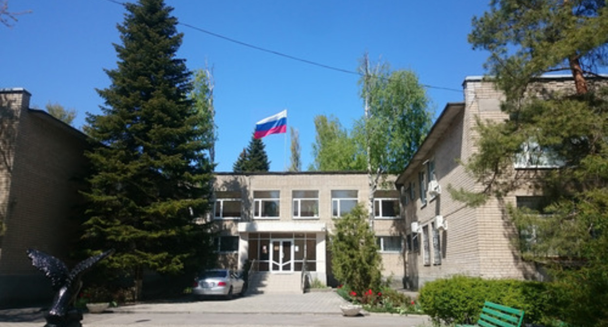 The building of the court in Novocherkassk. Photo by the press service of the court http://novocherkassky.ros.sudrf.ru/modules.php?name=press_dep&op=51&gid=12 The building of the court in Novocherkassk. Photo by the press service of the court http://novocherkassky.ros.sudrf.ru/modules.php?name=press_dep&op=51&gid=12