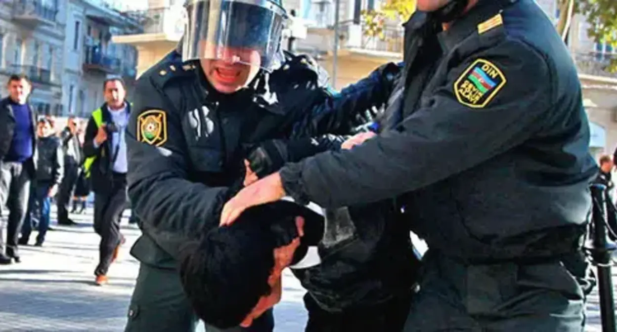 The police during the detention. Photo by Aziz Karimov for the "Caucasian Knot" The police during the detention. Photo by Aziz Karimov for the "Caucasian Knot"