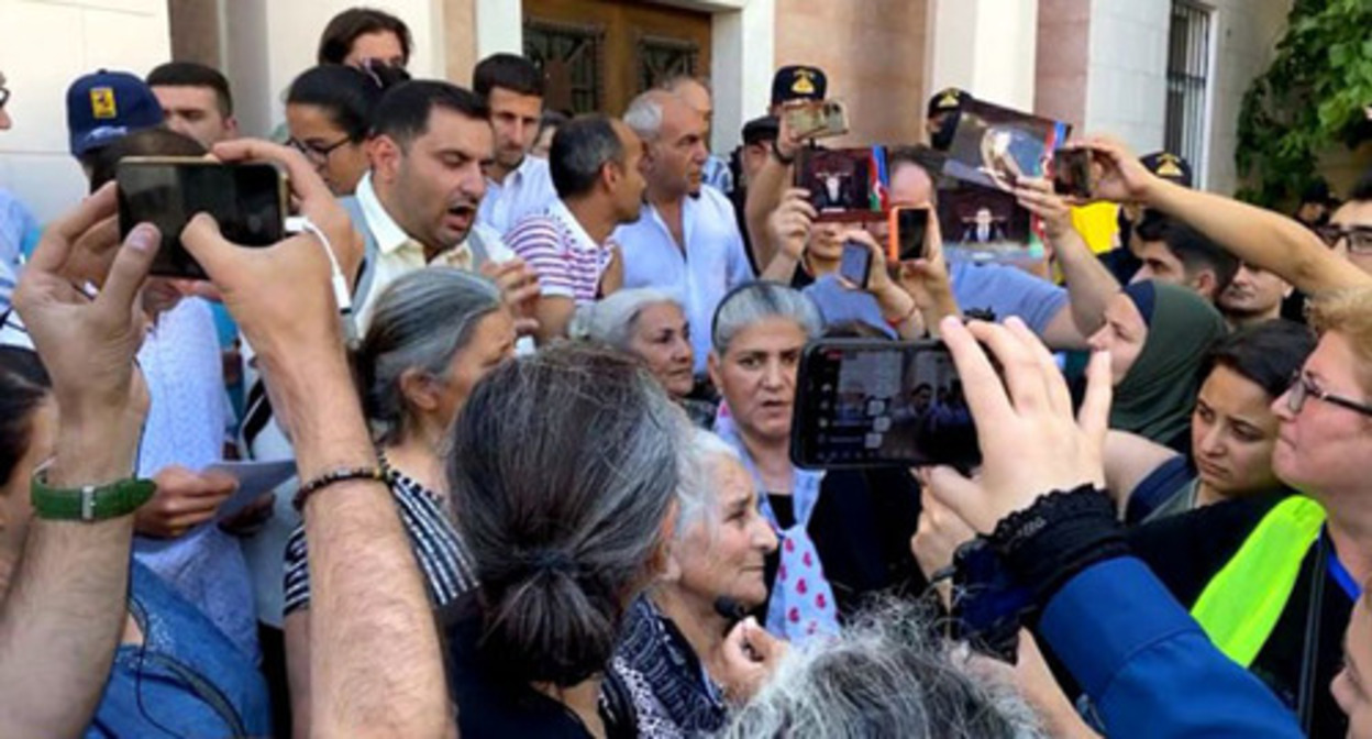A protest action at the Judicial-Legal Council of Azerbaijan, held by the “Line of Protection” NGO. Baku, July 1, 2022. Photo: https://www.turan.az/ext/news/2022/7/free/Social/ru/6706.htm/001 A protest action at the Judicial-Legal Council of Azerbaijan, held by the “Line of Protection” NGO. Baku, July 1, 2022. Photo: https://www.turan.az/ext/news/2022/7/free/Social/ru/6706.htm/001