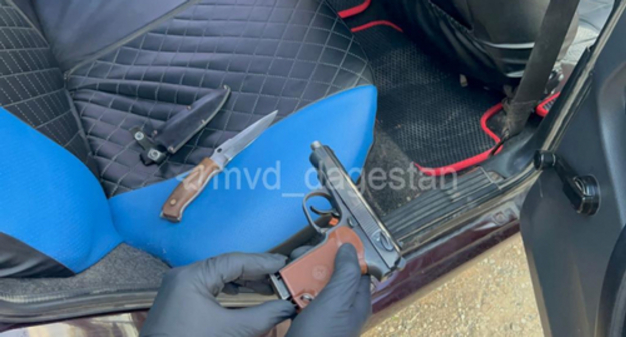 The pistol found by the police during the arrest of the resident of the village of Sabnov. Photo by the press service of the Ministry of Internal Affairs of Dagestan https://05.xn--b1aew.xn--p1ai/news/item/31090426/ The pistol found by the police during the arrest of the resident of the village of Sabnov. Photo by the press service of the Ministry of Internal Affairs of Dagestan https://05.xn--b1aew.xn--p1ai/news/item/31090426/