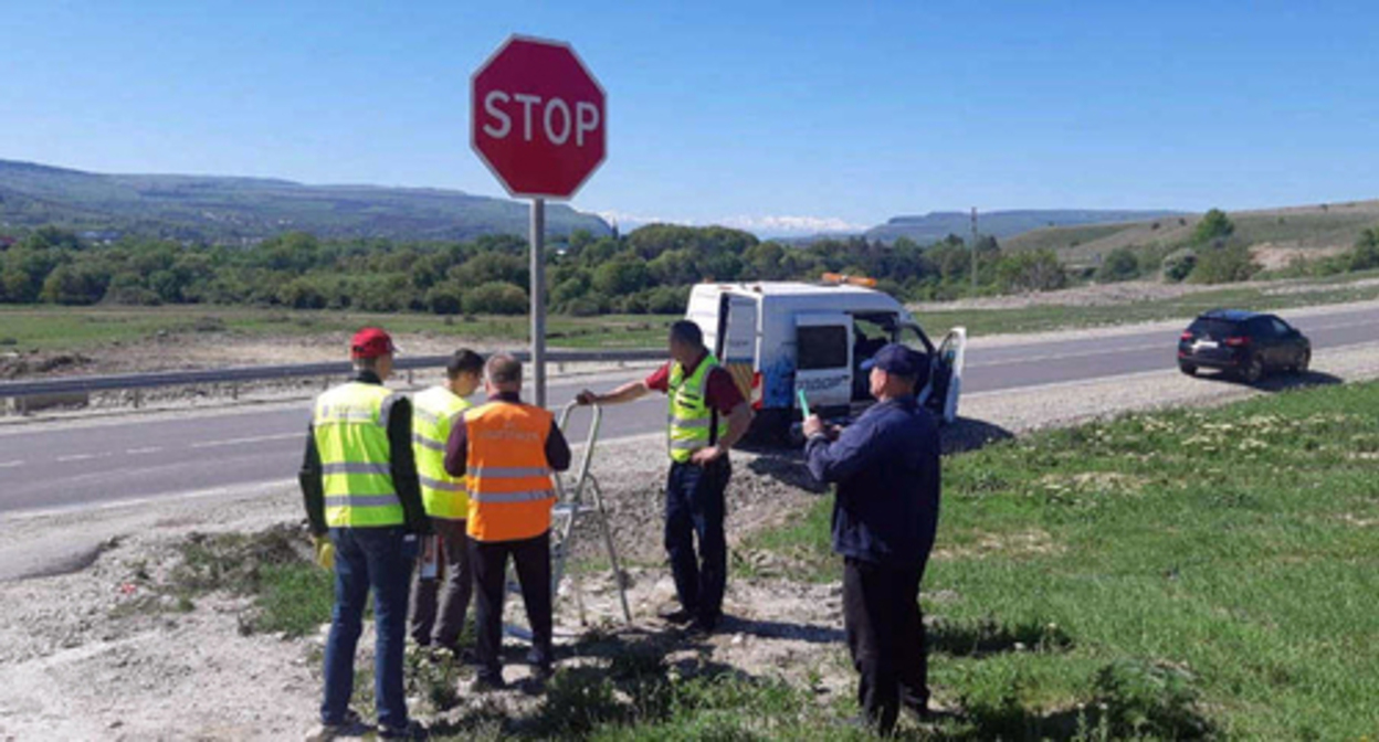 Inspection of the intermunicipal road Cherkessk-Khabez. Photo courtesy of the press service of the Karachay-Cherkessian Republican Department of Public Roads of Territorial Importance Inspection of the intermunicipal road Cherkessk-Khabez. Photo courtesy of the press service of the Karachay-Cherkessian Republican Department of Public Roads of Territorial Importance
