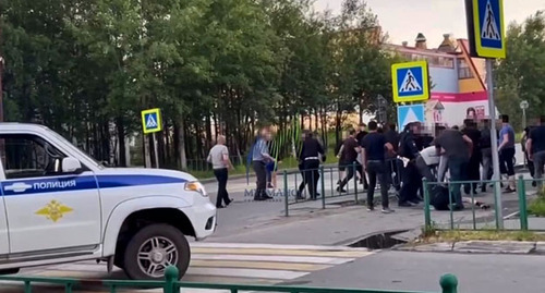 A mass brawl involving Azerbaijanis in Kovdor. Photo: vk.com/murmanskgroup A mass brawl involving Azerbaijanis in Kovdor. Photo: vk.com/murmanskgroup