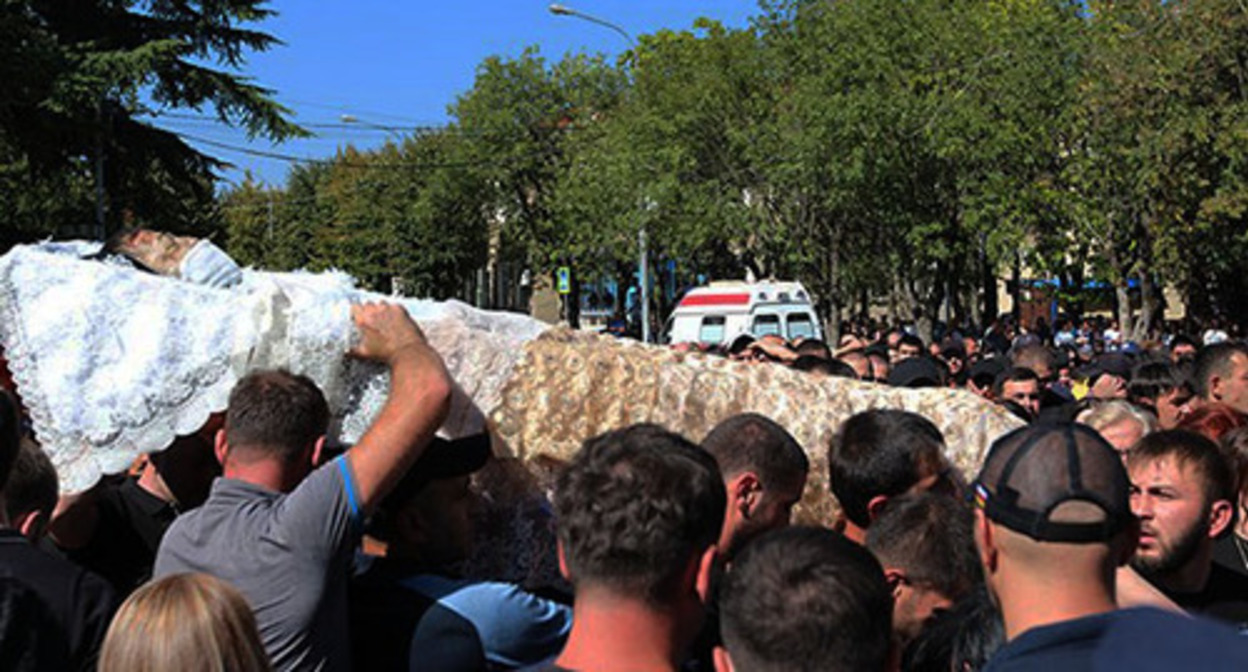 Funeral of Inal Djabiev, August 2020. Photo: https://respublikarso.org Funeral of Inal Djabiev, August 2020. Photo: https://respublikarso.org