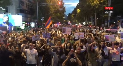 A rally organized by the Armenian opposition. Image made from video posted by Yerkir Daily, https://www.youtube.com/watch?v=Xphoem9UcDY A rally organized by the Armenian opposition. Image made from video posted by Yerkir Daily, https://www.youtube.com/watch?v=Xphoem9UcDY