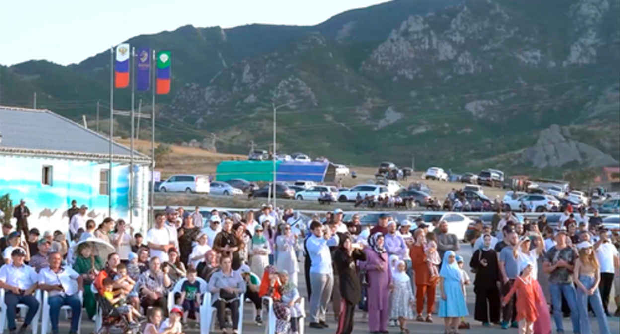 A performance about Eid al-Adha in Makhachkala. Photo: https://islamdag.ru/news/2022-07-12/v-mahachkale-masshtabno-otmetili-prazdnik-kurban-bayram A performance about Eid al-Adha in Makhachkala. Photo: https://islamdag.ru/news/2022-07-12/v-mahachkale-masshtabno-otmetili-prazdnik-kurban-bayram