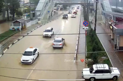 A flooded street in the Lazarevsoye District of Sochi. Screenshot: https://www.youtube.com/watch?v=tRaimpdcAg4 A flooded street in the Lazarevsoye District of Sochi. Screenshot: https://www.youtube.com/watch?v=tRaimpdcAg4