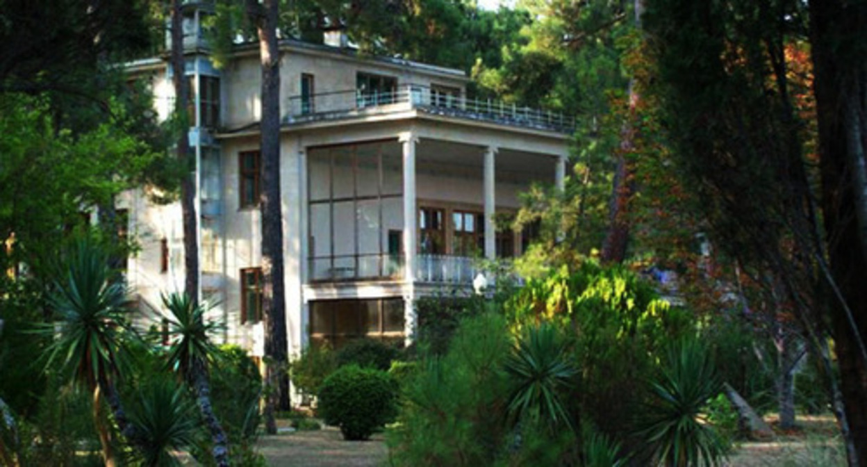 The state dacha in Pitsunda. Photo: Oxigenium http://wikimapia.org The state dacha in Pitsunda. Photo: Oxigenium http://wikimapia.org