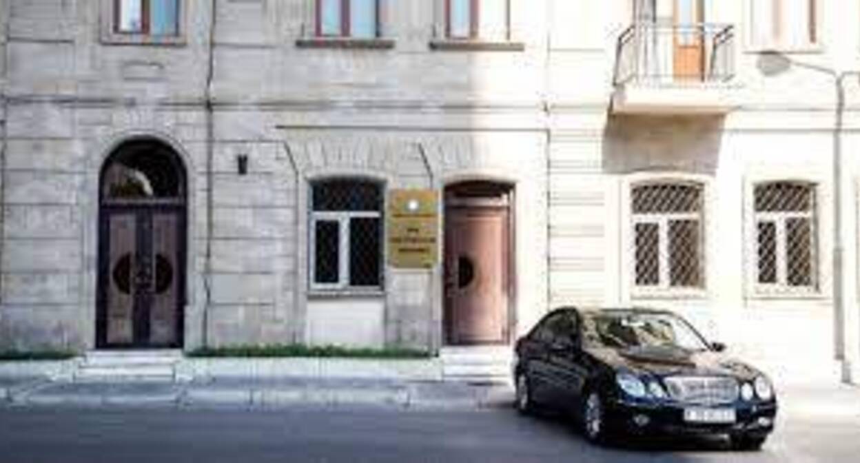 The building of the Baku Court on Grave Crimes. Photo http://report.az/ru/proisshestviya/v-sude-byli-doprosheny-nauchnyj-sotrudnik-nana-i-plemyannik-isfandiyara-ahundova/ The building of the Baku Court on Grave Crimes. Photo http://report.az/ru/proisshestviya/v-sude-byli-doprosheny-nauchnyj-sotrudnik-nana-i-plemyannik-isfandiyara-ahundova/