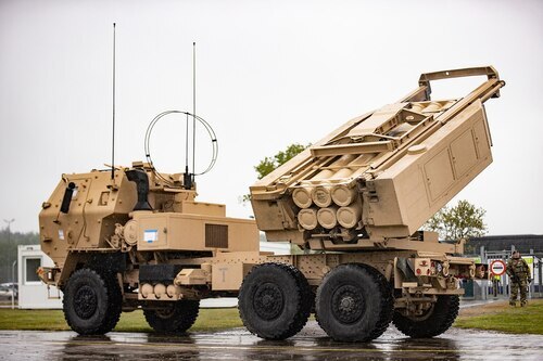 HIMARS Artillery Rocket System. Photo: https://ru.wikipedia.org/wiki/M142_HIMARS#/media/Файл:1-14th_FAR_conducts_HIRAIN_exercise_as_part_of_DEFENDER-Europe_22_DVIDS7232028.jpg HIMARS Artillery Rocket System. Photo: https://ru.wikipedia.org/wiki/M142_HIMARS#/media/Файл:1-14th_FAR_conducts_HIRAIN_exercise_as_part_of_DEFENDER-Europe_22_DVIDS7232028.jpg