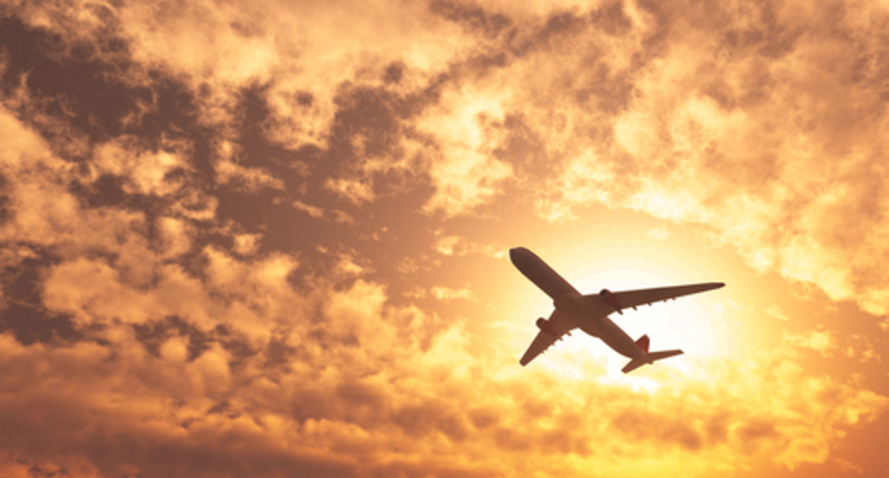 An airplane in the sky. Photo: https://ru.freepik.com/free-photo/plane-passing-by-the-sun-on-a-cloudy-day_999805.htm#query=%D1%81%D0%B0%D0%BC%D0%BE%D0%BB%D0%B5%D1%82&position=28&from_view=search An airplane in the sky. Photo: https://ru.freepik.com/free-photo/plane-passing-by-the-sun-on-a-cloudy-day_999805.htm#query=%D1%81%D0%B0%D0%BC%D0%BE%D0%BB%D0%B5%D1%82&position=28&from_view=search