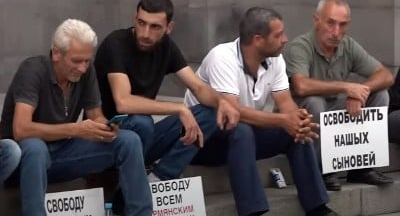 Residents of Armenia, demanding the return of their relatives from Azerbaijani captivity. Photo https://news.am/rus/news/715400.html Residents of Armenia, demanding the return of their relatives from Azerbaijani captivity. Photo https://news.am/rus/news/715400.html