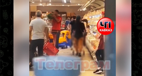 A girl came to a grocery store in Vladikavkaz wearing too small shorts. Screenshot: https://t.me/chp_kavkaz/9440 A girl came to a grocery store in Vladikavkaz wearing too small shorts. Screenshot: https://t.me/chp_kavkaz/9440