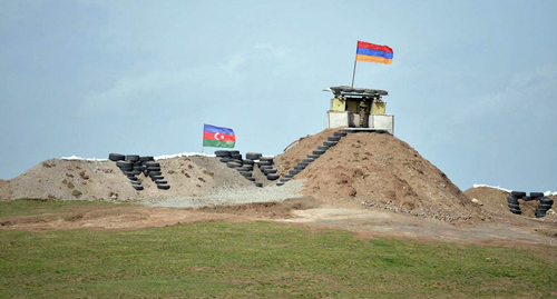 Armenian and Azerbaijani border checkpoints. Photo: https://lurer.com/?p=465932&l=ru Armenian and Azerbaijani border checkpoints. Photo: https://lurer.com/?p=465932&l=ru