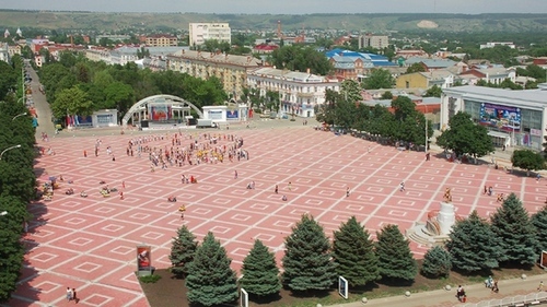 A square in Armavir. Photo: press service of the Armavir Administration, https://armawir.ru/ A square in Armavir. Photo: press service of the Armavir Administration, https://armawir.ru/