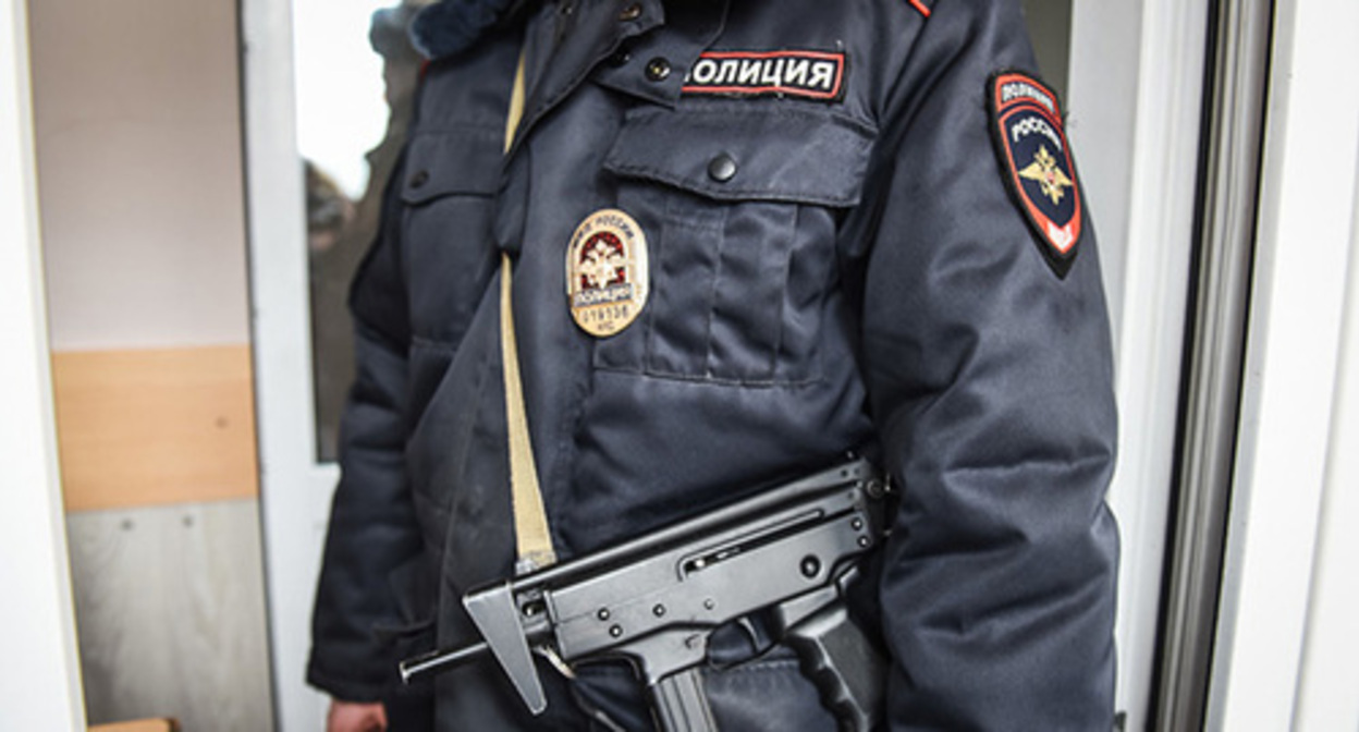 A law enforcer. Photo by Yelena Sineok, Yuga.ru A law enforcer. Photo by Yelena Sineok, Yuga.ru