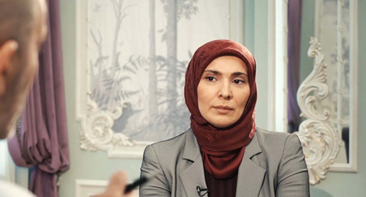 Aina Gamzatova. Screenshot of the video https://www.youtube.com/watch?v=1hyvlr8Re4Y Aina Gamzatova. Screenshot of the video https://www.youtube.com/watch?v=1hyvlr8Re4Y