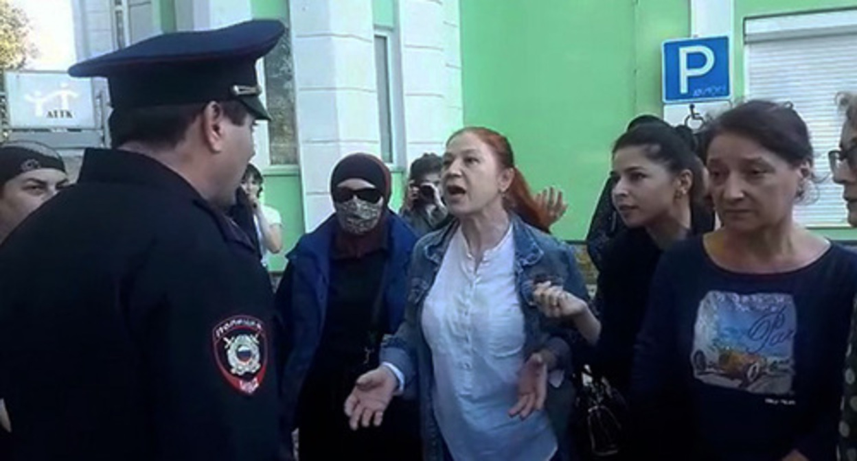 Anti-mobilization actions in Makhachkala. September 25, 2022. Screenshot of the video https://www.bbc.com/russian/63029167 Anti-mobilization actions in Makhachkala. September 25, 2022. Screenshot of the video https://www.bbc.com/russian/63029167